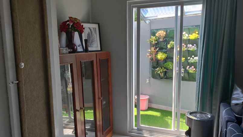 dijual rumah puri intan pegangsaan dua