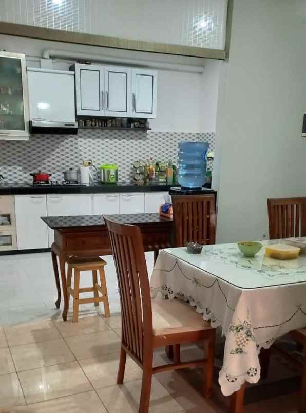 dijual rumah puri intan pegangsaan dua