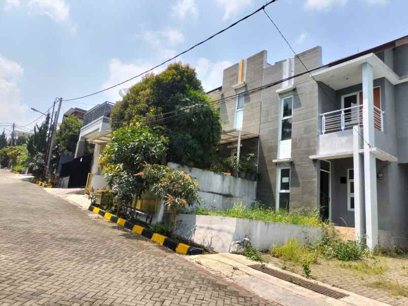 dijual rumah puri melia garden
