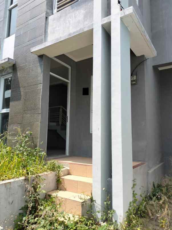 dijual rumah puri melia garden