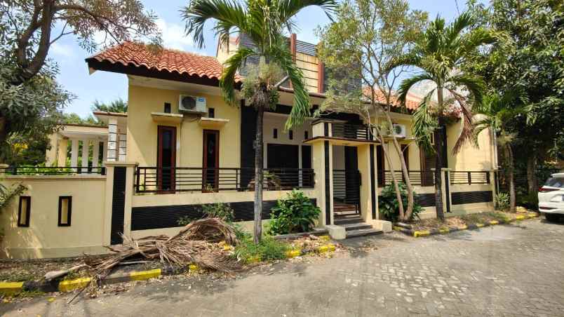 dijual rumah puri taman sepanjang