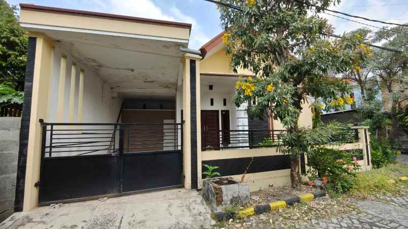 dijual rumah puri taman sepanjang