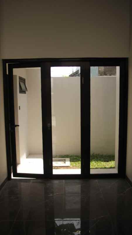 dijual rumah purwomartani