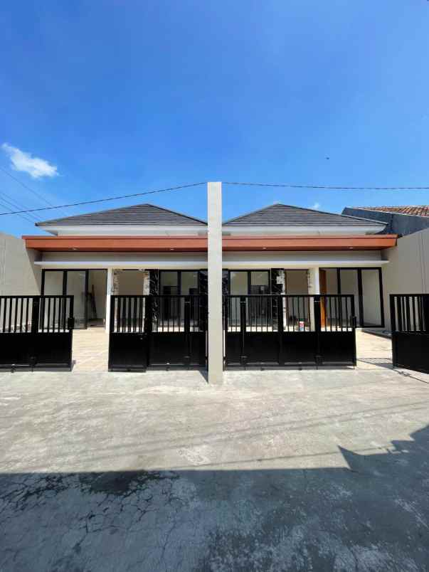 dijual rumah purwomartani kalasan