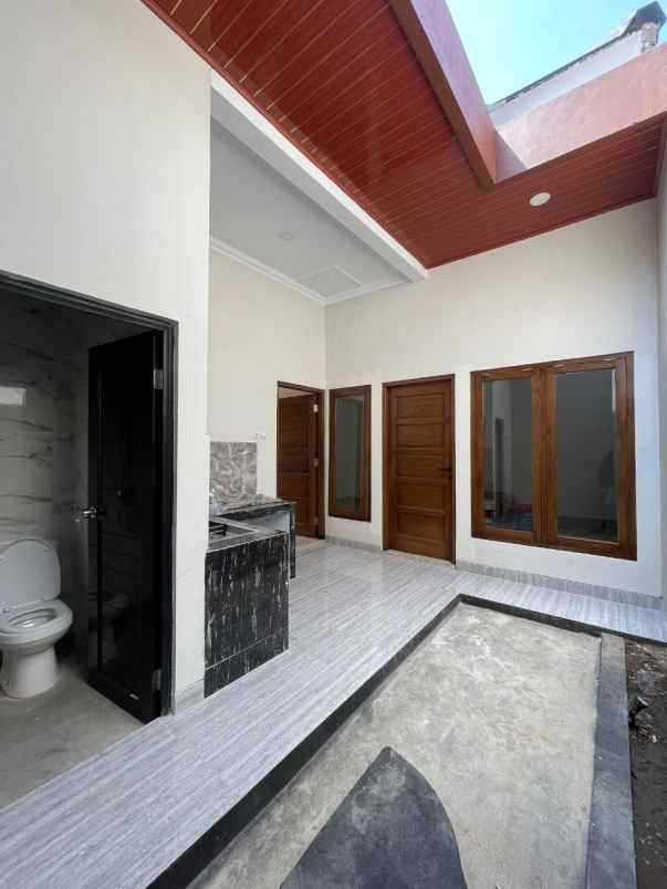 dijual rumah purwomartani kalasan