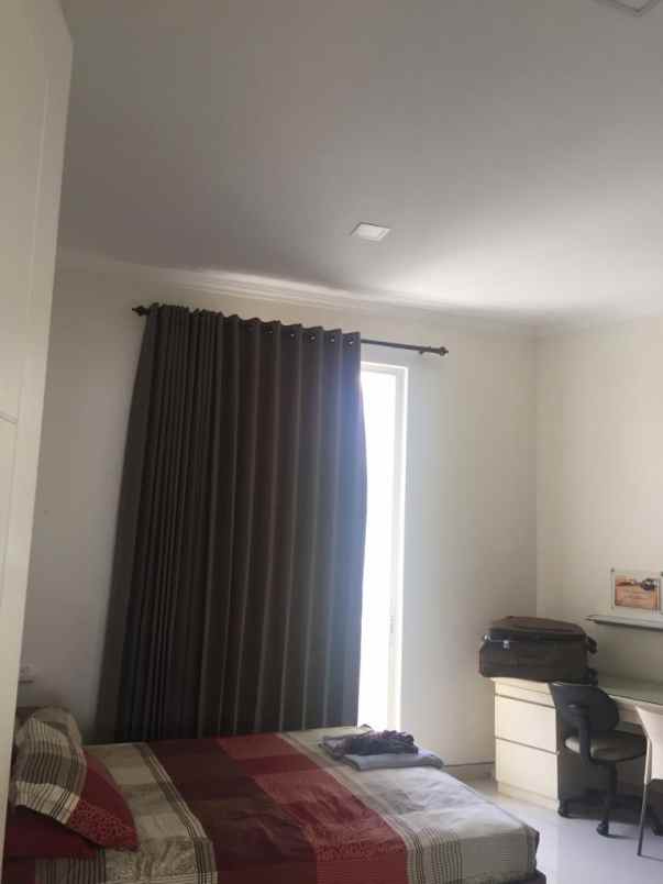 dijual rumah raya kendangsari