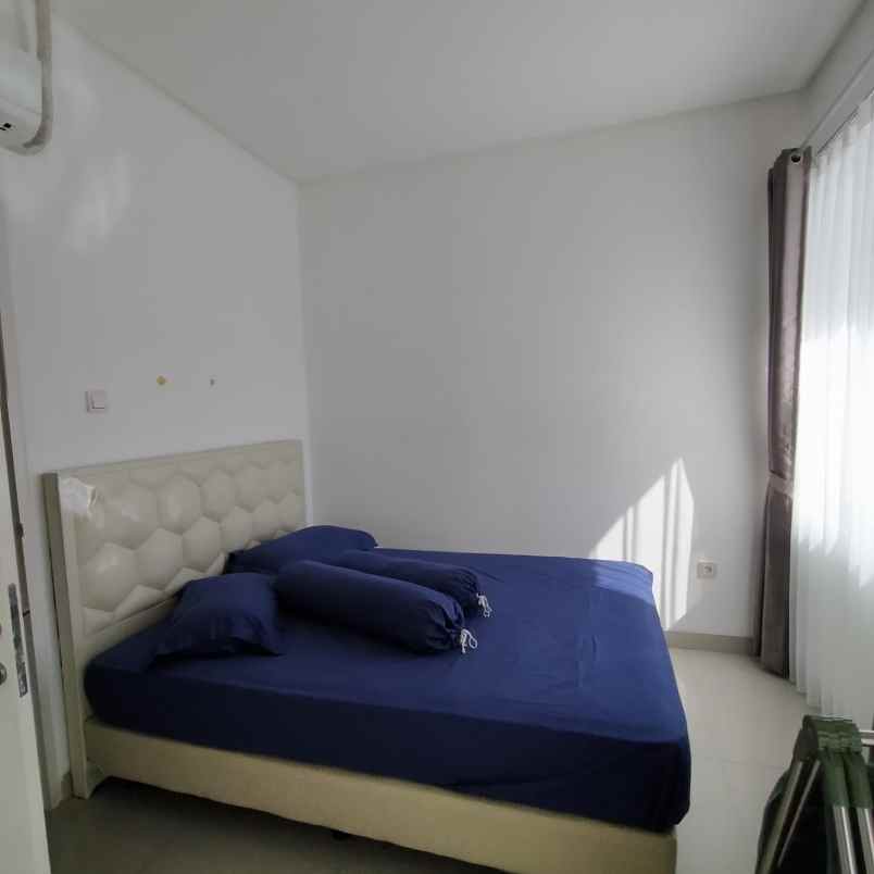 dijual rumah rumah residence one