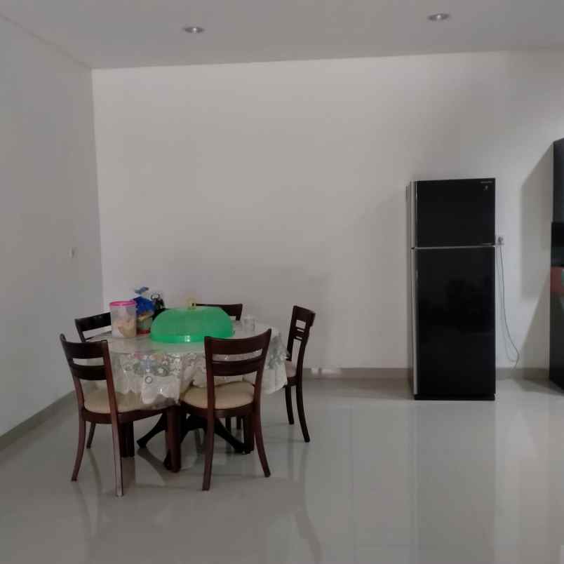 dijual rumah rumah residence one