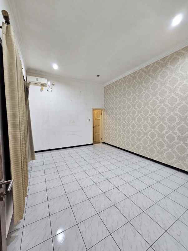 dijual rumah rumah simpang darmo permai