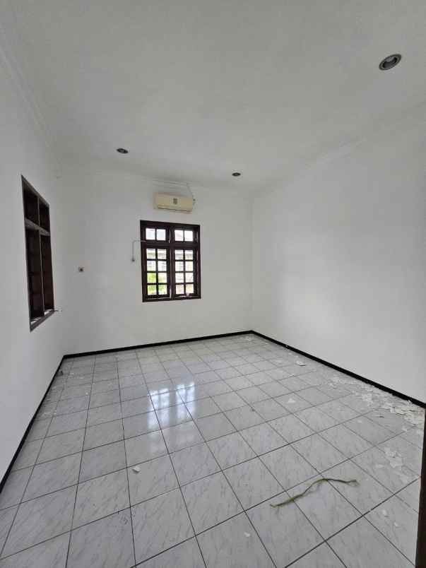 dijual rumah rumah simpang darmo permai