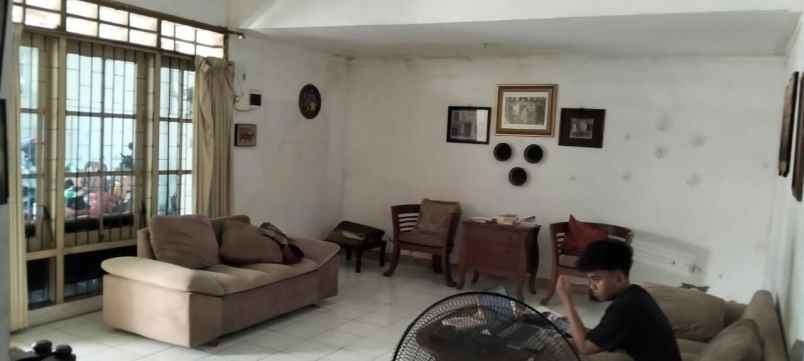 dijual rumah rungkut