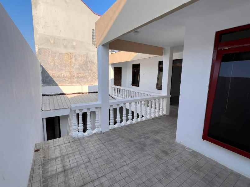 dijual rumah rungkut