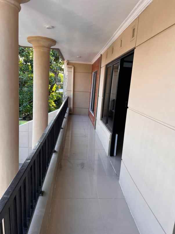 dijual rumah rungkut