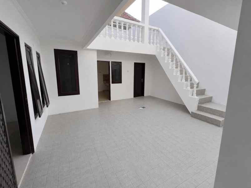 dijual rumah rungkut