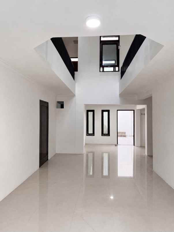 dijual rumah rungkut