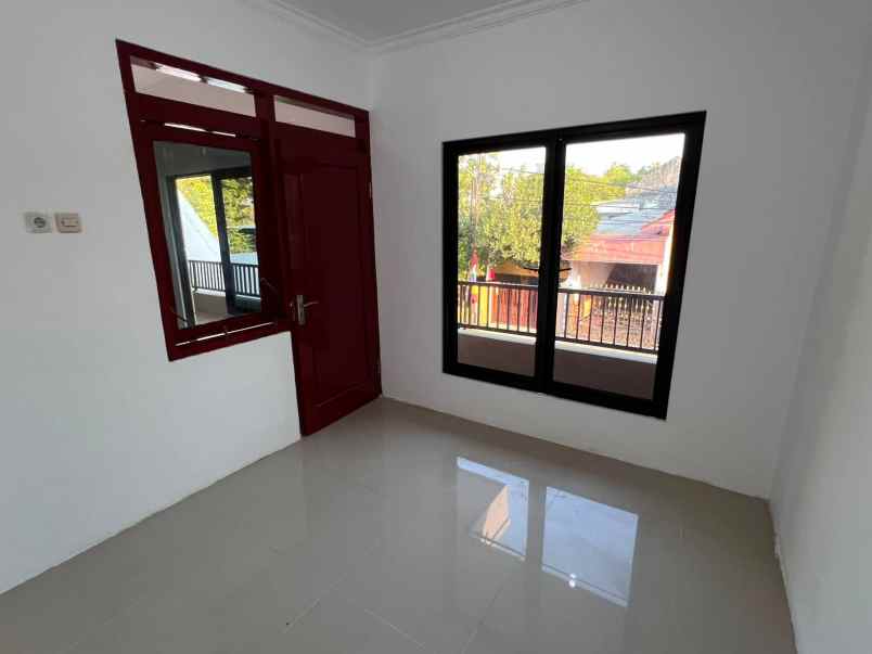 dijual rumah rungkut