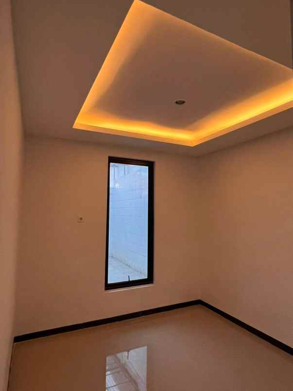 dijual rumah rungkut