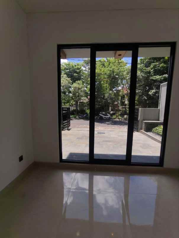 dijual rumah rungkut asri