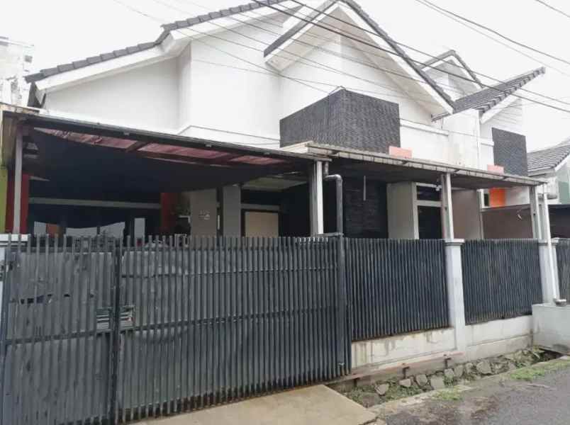 dijual rumah sariwangi