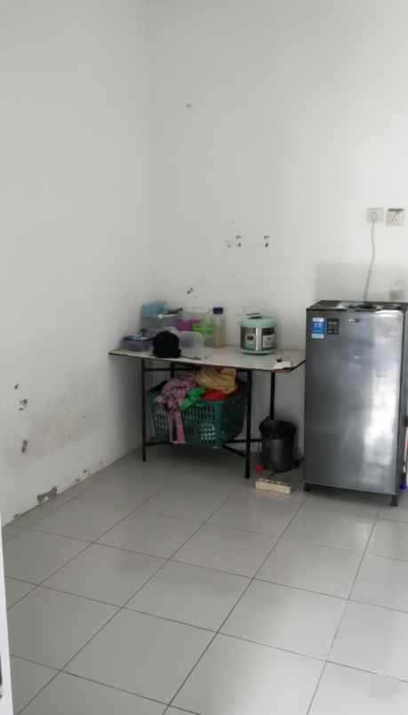 dijual rumah sawangan depok