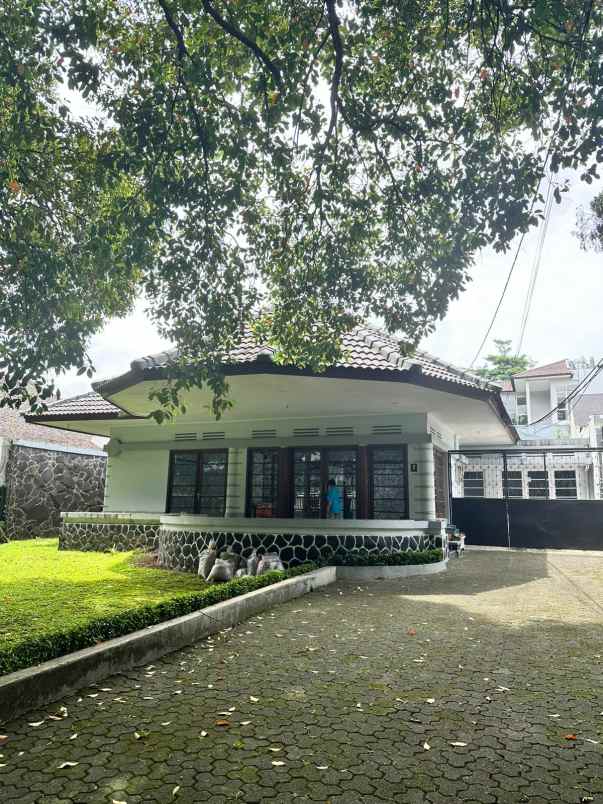 dijual rumah sayap dago