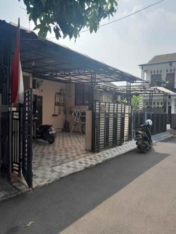 dijual rumah secondary di bintara bekasi barat