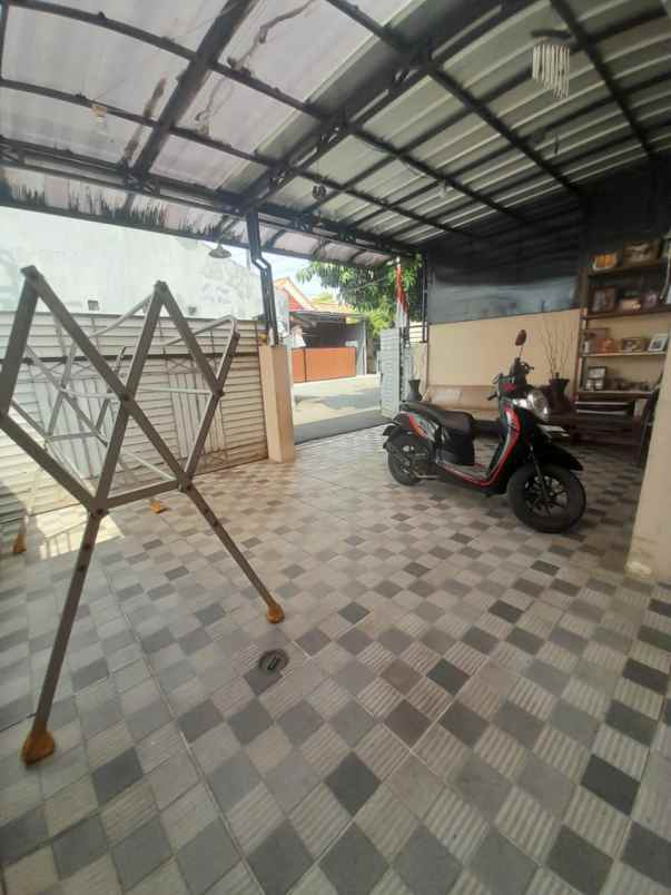 dijual rumah secondary di bintara bekasi barat