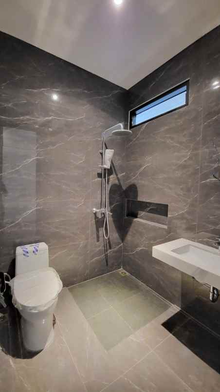 dijual rumah sektor 9 bintaro