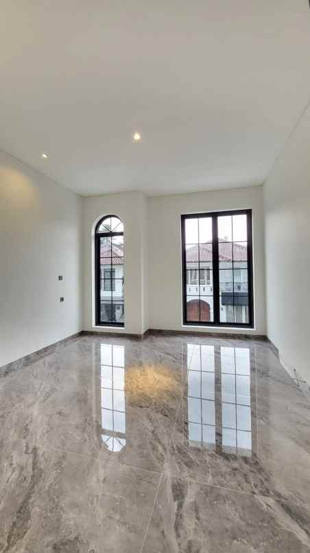 dijual rumah sektor 9 bintaro