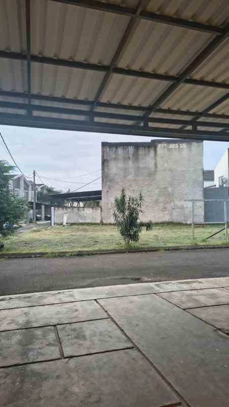 dijual rumah serua
