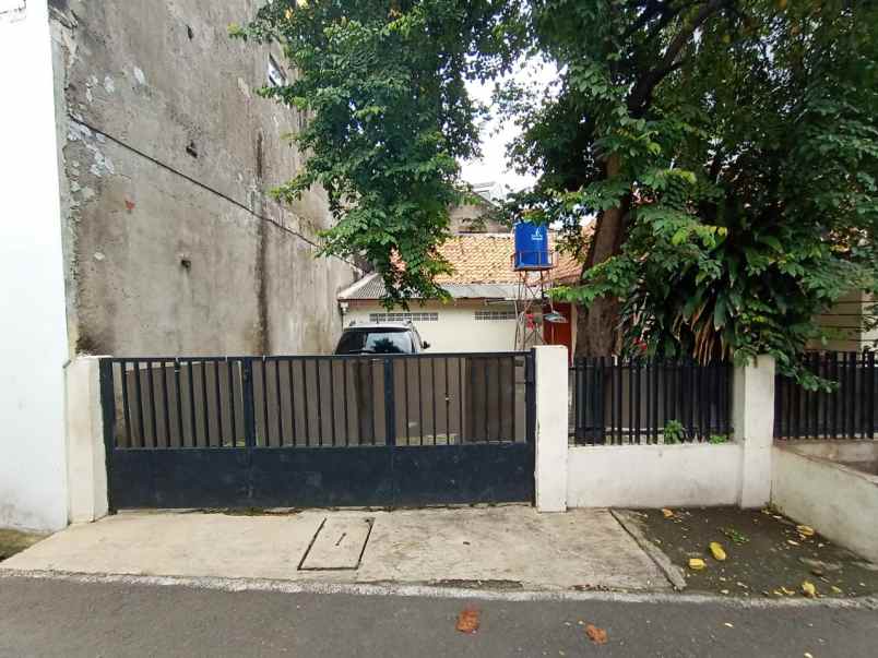 dijual rumah setiabudi