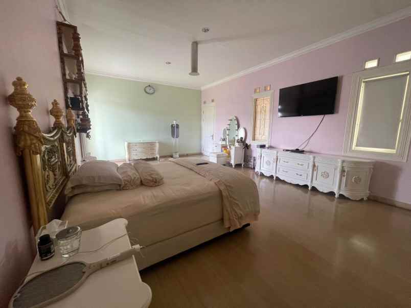 dijual rumah setra duta residence