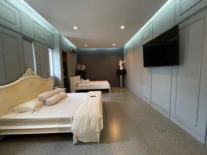 dijual rumah setra duta residence