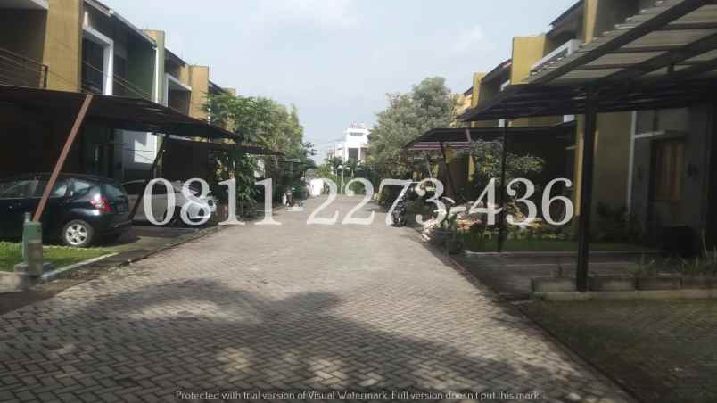 dijual rumah setraduta