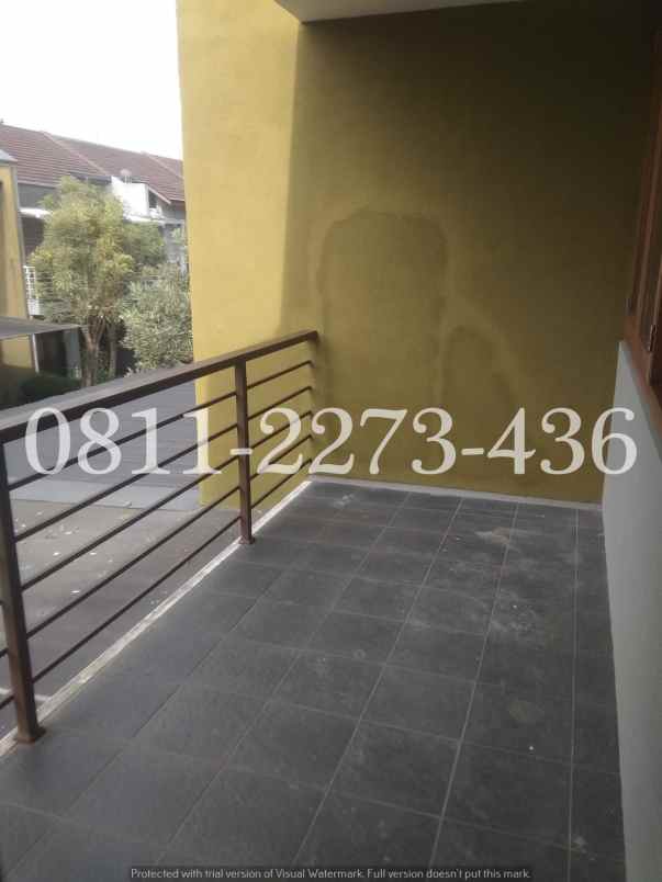 dijual rumah setraduta