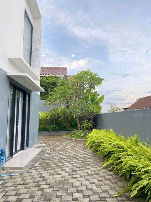 dijual rumah sewon