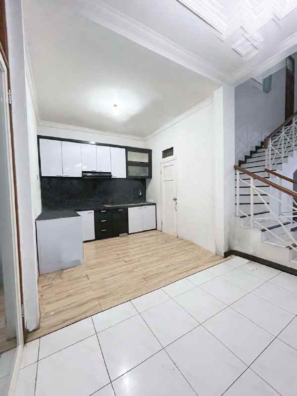 dijual rumah siap huni dharmahusada regency surabaya