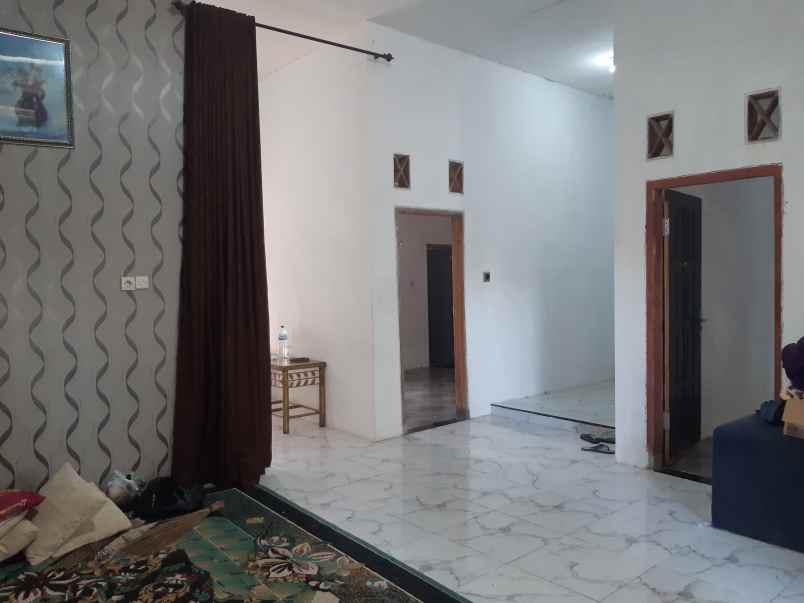 dijual rumah siap huni di desa dukuh mencek sukorambi