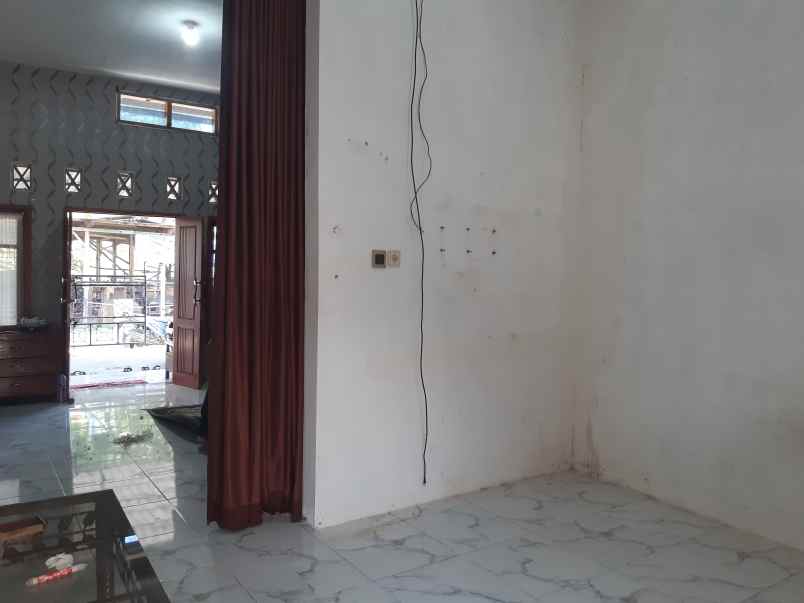 dijual rumah siap huni di desa dukuh mencek sukorambi