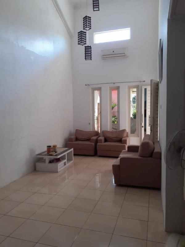 dijual rumah siap huni lokasi tenggilis surabaya