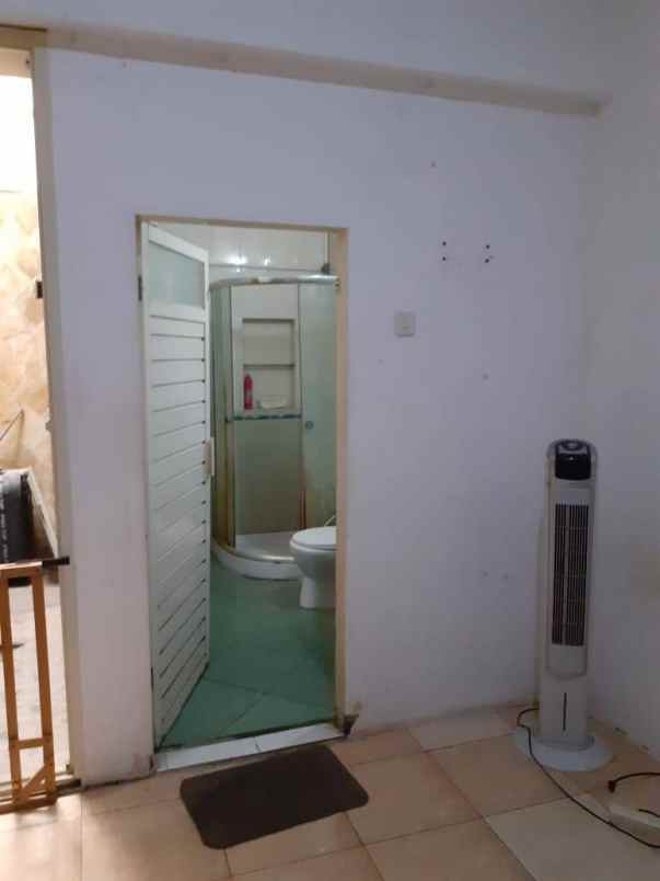 dijual rumah siap huni lokasi tenggilis surabaya