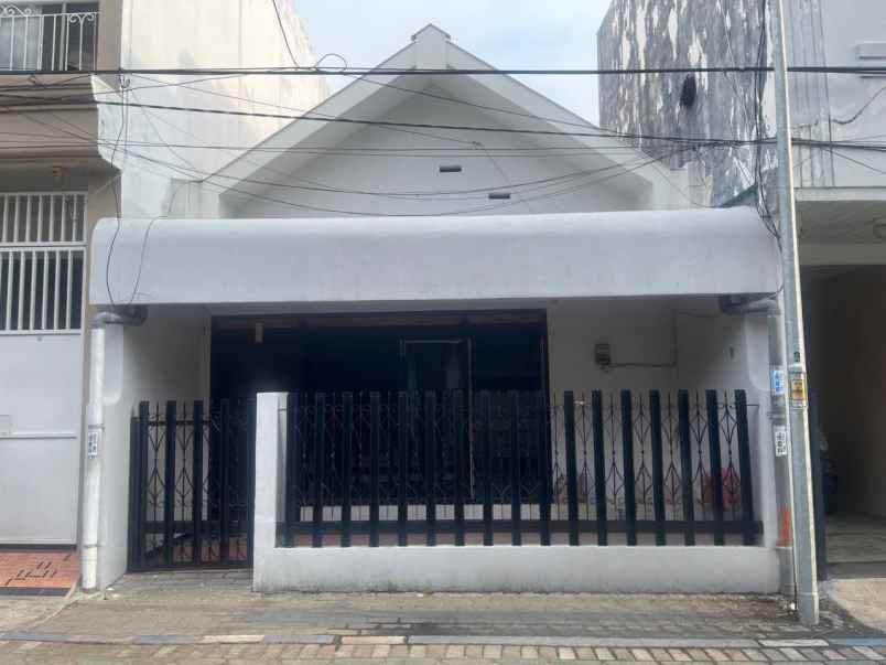 dijual rumah simokerto