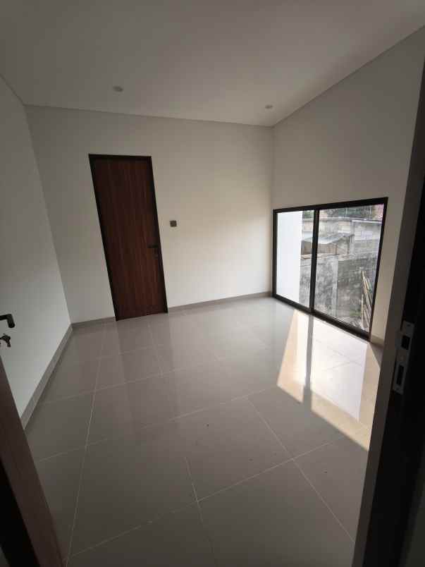dijual rumah ssktor 9 bintaro jaya