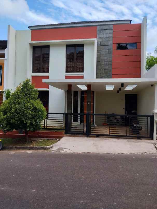 dijual rumah sukajadi