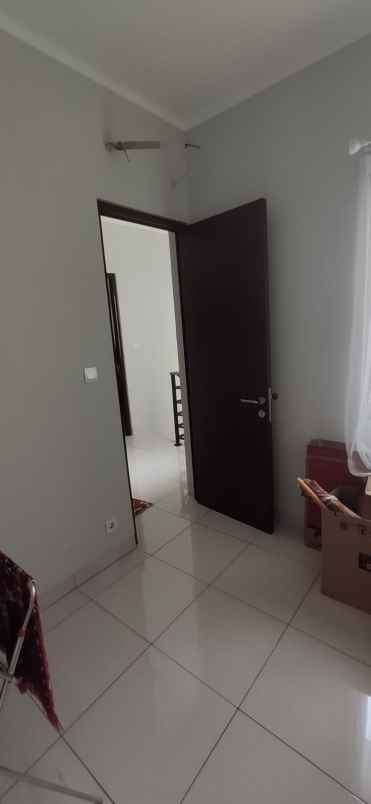 dijual rumah summarecon bekasi cluster