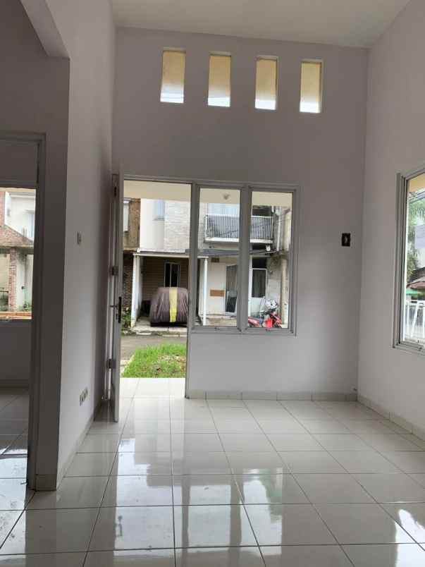 dijual rumah talaga bestari tangerang