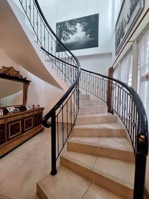 dijual rumah taman galaxy bekasi