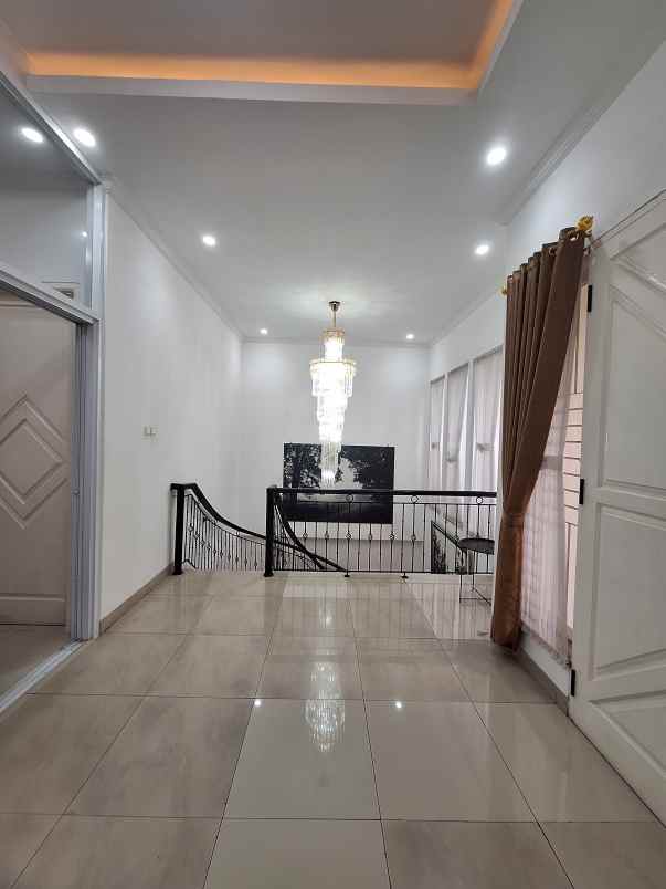 dijual rumah taman galaxy bekasi