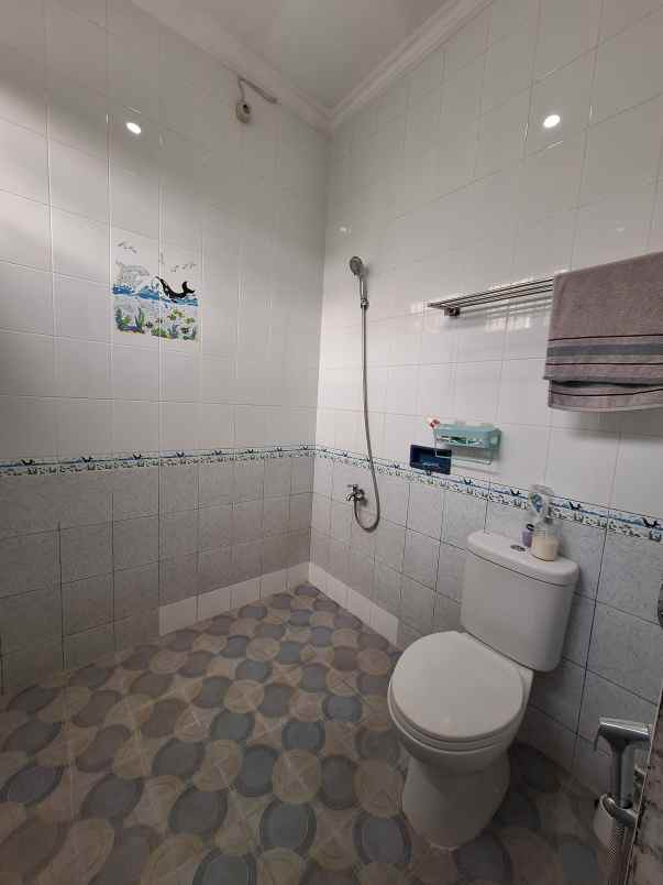 dijual rumah taman galaxy bekasi