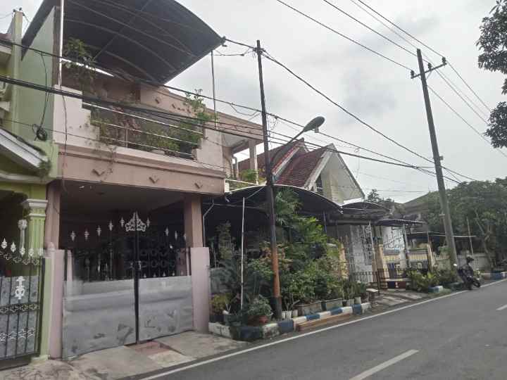 dijual rumah taman indah